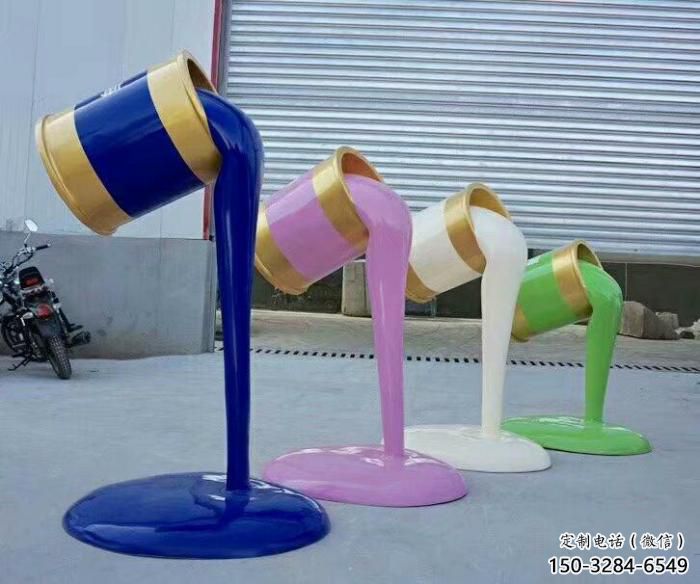 創意油漆桶雕塑 步行街店門口雕塑 影視劇小品
