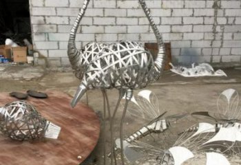 酒店仙鶴雕塑生產(chǎn) 庭院仿真雕塑實景 彩繪小品