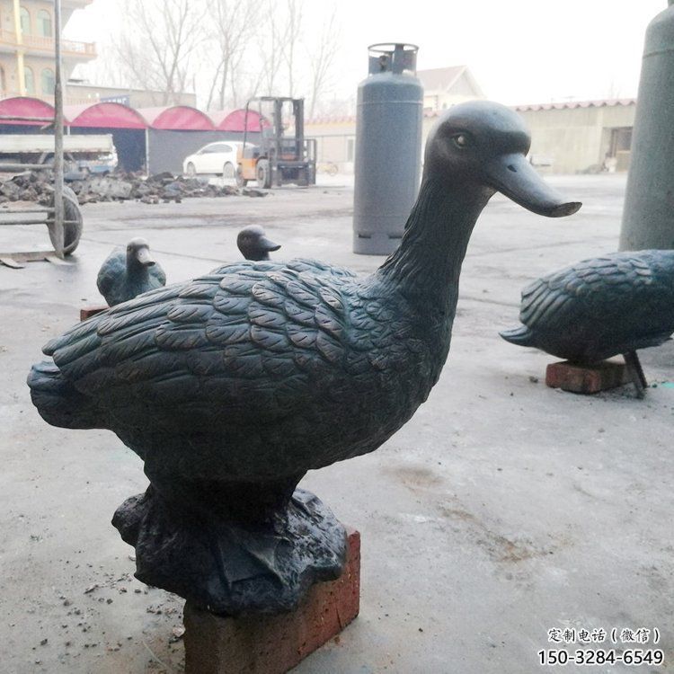 鴨子雕塑廠家，仿真動物， 公園廣場街頭擺件 (1)