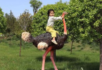 玻璃鋼彩繪鴕鳥雕塑廠家，公園廣場動物，大型園林小品