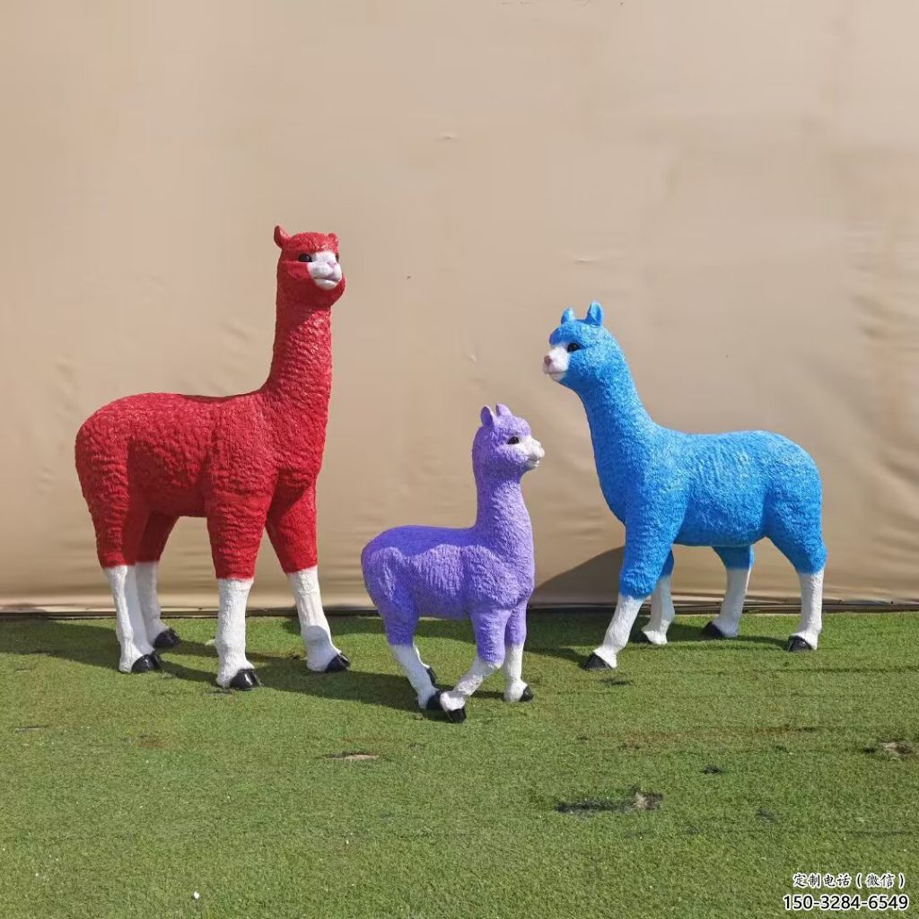 彩繪玻璃鋼綿羊雕塑廠家，動(dòng)物景觀，園林小品