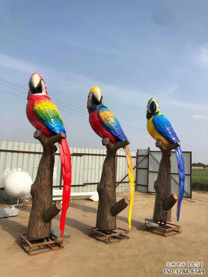 廣場(chǎng)鸚鵡雕塑效果圖 公園仿真雕塑 抽象擺件