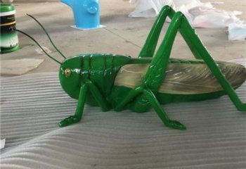 抽象蟈蟈雕塑 店門口彩繪雕塑 步行街?jǐn)[件