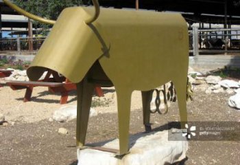 酒店小牛雕塑，水景系列，電鍍工藝