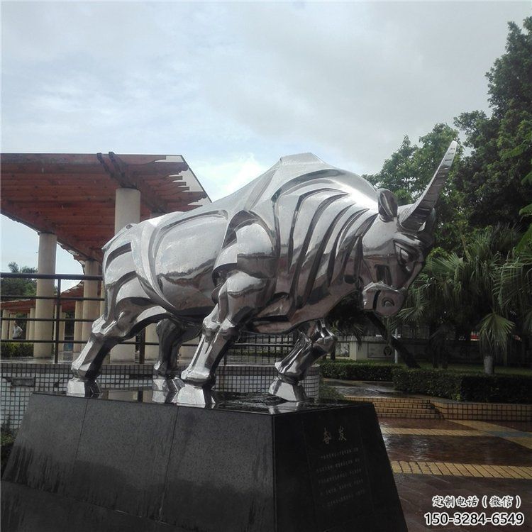 小區(qū)黃牛雕塑，抽象主題，鑄銅工藝