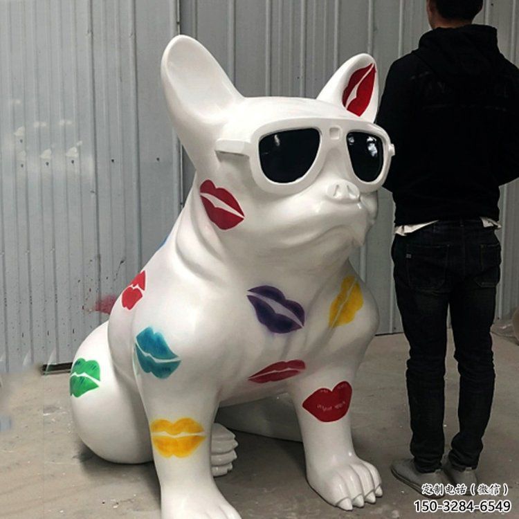 廣場哈巴狗雕塑，卡通水景雕塑，抽象效果