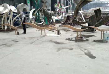 現(xiàn)代魚形雕塑 ，抽象元素設(shè)計(jì)，幾何原理制作方案