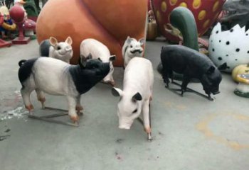 公園野豬雕塑，噴砂發光雕塑，鑄銅工藝