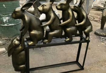 園林老鼠雕塑，噴漆運動雕塑，網(wǎng)格形式