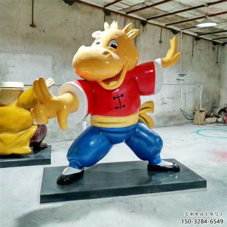 園林龍貓雕塑，噴漆運(yùn)動雕塑，彩繪形式