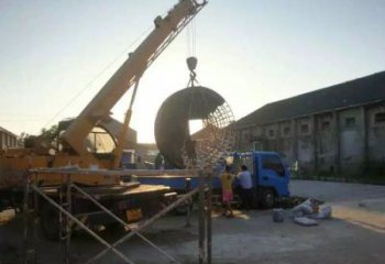 銅錢雕塑廠家，仿古鑄銅雕塑，烤漆工藝雕塑制作