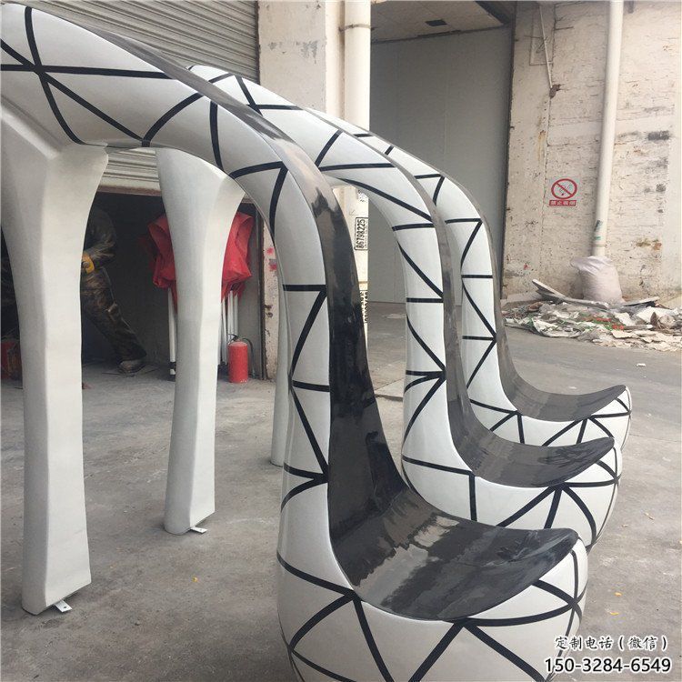 烤漆高跟鞋雕塑 鋼管景觀小品 室內(nèi)雕塑