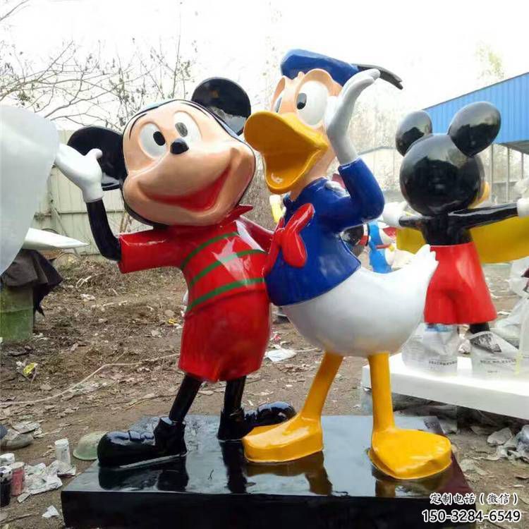 大型唐老鴨雕塑 鍛造發(fā)光卡通雕塑 房地產動漫雕塑
