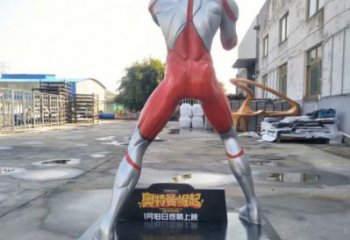 田間超人雕塑 彩繪卡通雕塑 園林擺件