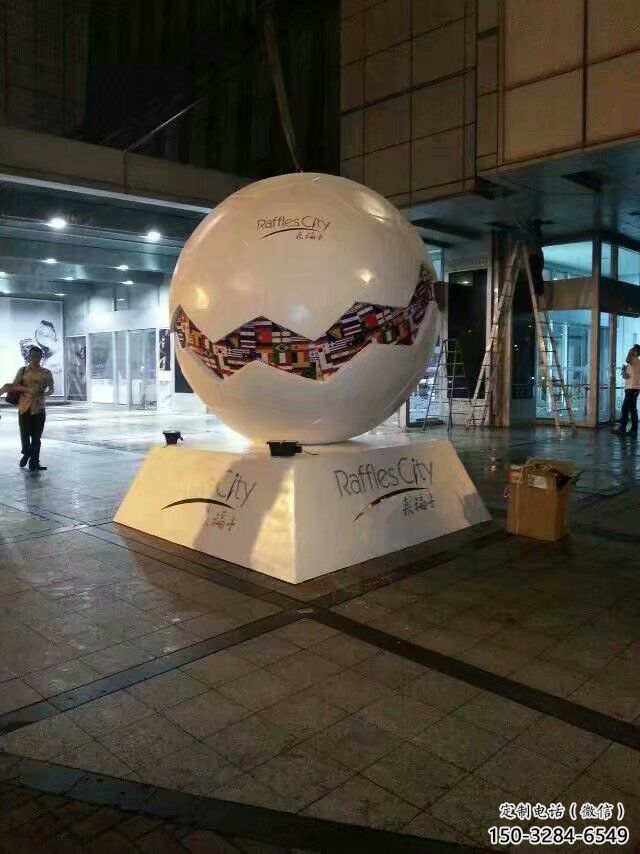 彩繪籃球雕塑 懸空餐飲店球體雕塑 街頭球類雕塑