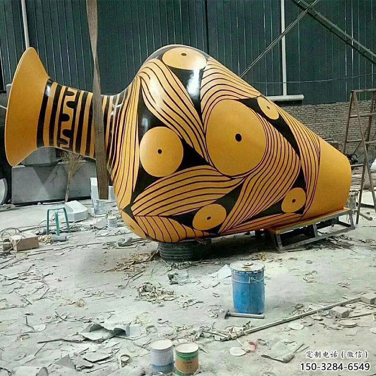 街頭花瓶雕塑 大型別墅區(qū)雕塑 鋼管瓶子雕塑