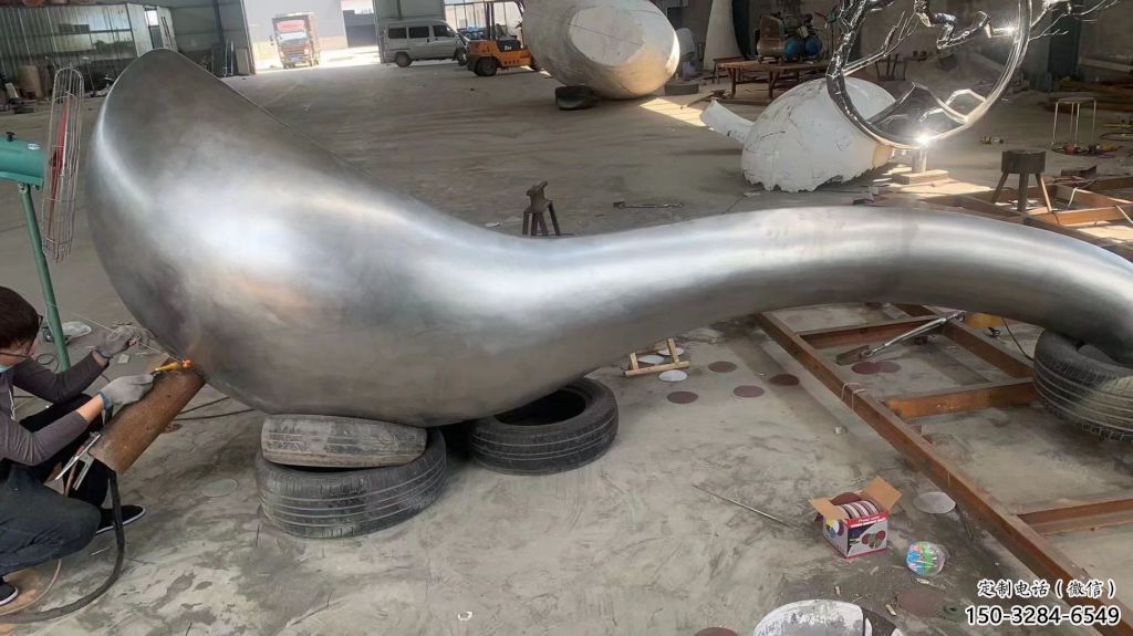 草地湯匙雕塑 現(xiàn)代校園雕塑 大型勺子雕塑