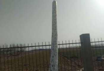 戶外湯匙雕塑 噴漆勺子雕塑 燈光雕塑