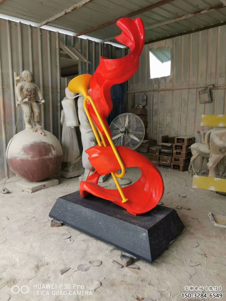 創意沖鋒號雕塑 啞光景觀小品 公園雕塑