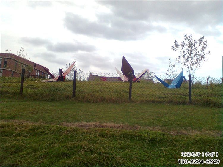 創(chuàng)意千紙鶴雕塑 啞光折紙風(fēng)格 公園鶴鳥雕塑