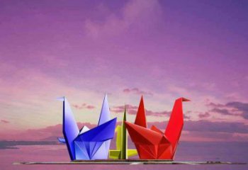 街道千紙鶴雕塑 現(xiàn)代折紙風(fēng)格 彩繪鶴鳥雕塑