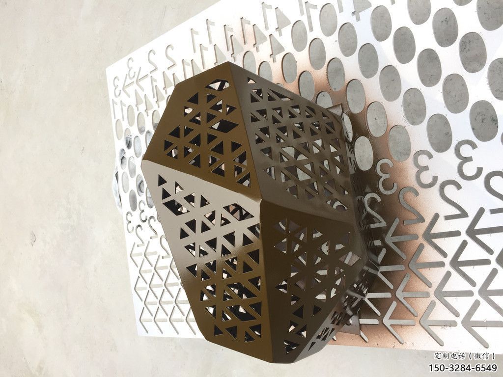 噴漆鵝卵石雕塑 中式村口空心石雕塑 草地雕塑