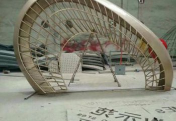 鏤空創意不銹鋼大門雕塑