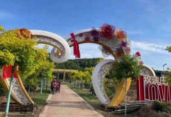 心形大門雕塑，創(chuàng)意設(shè)計(jì)，戶外不銹鋼拱門雕塑