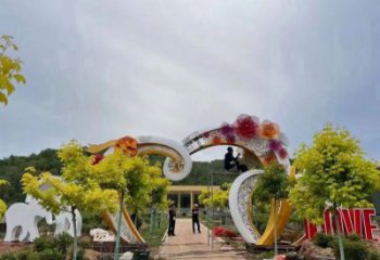 心形拱門雕塑，鏤空工藝，不銹鋼藝術(shù)大門雕塑廠家