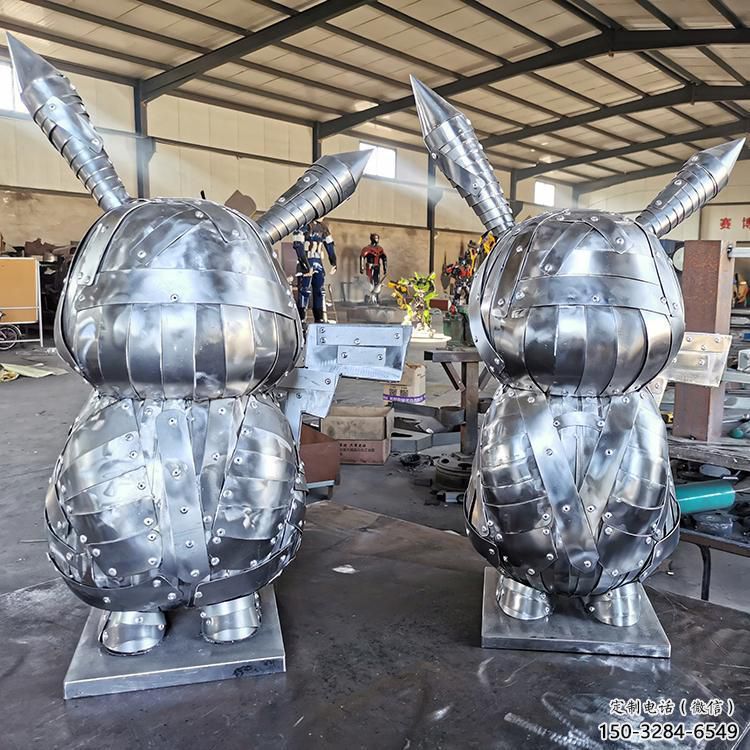 動漫版鐵藝機甲兔子雕塑