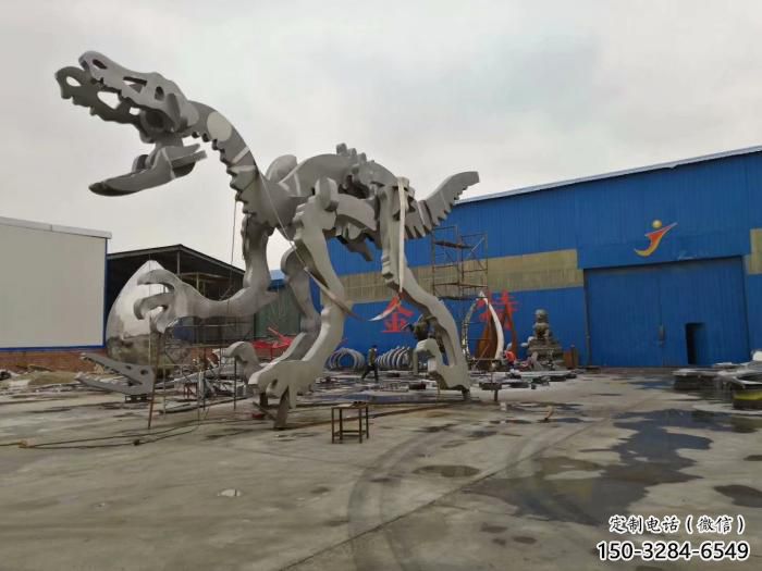 地產恐龍雕塑定做，城區(qū)小品，景觀恐龍骨架雕塑定價