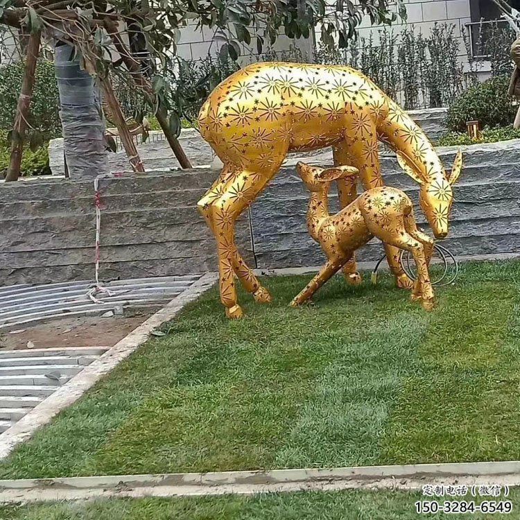 小鹿雕塑展品，透雕工藝，戶外鏤空小鹿雕塑精品
