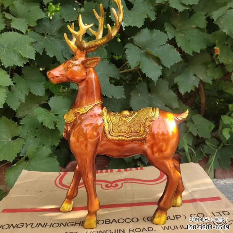 步行街馴鹿雕塑，仿真雕塑，烤漆方式