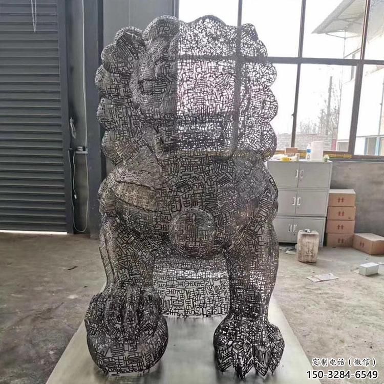 鏤空獅子雕塑預(yù)定，城區(qū)小品，不銹鋼獅子雕塑制造商
