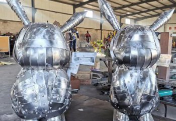 動漫版鐵藝機甲兔子雕塑