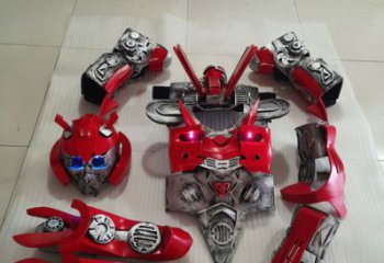 機甲小紅蜂雕塑