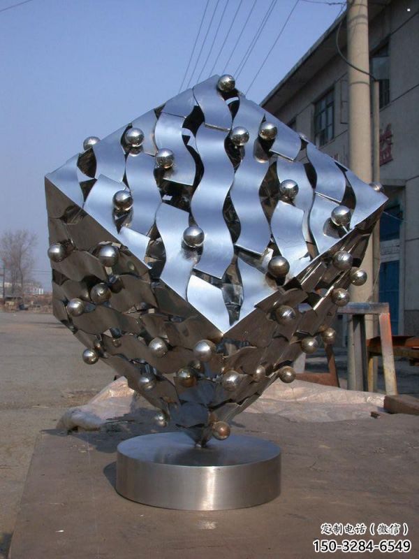 戶外立方體雕塑