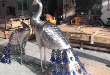制作藝術孔雀雕塑廠家，鏡面工藝，不銹鋼孔雀雕塑預定