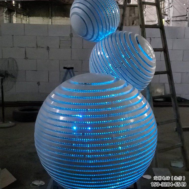 燈光球雕塑點擊，多彩藝術(shù)，不銹鋼燈光球雕塑訂做廠家