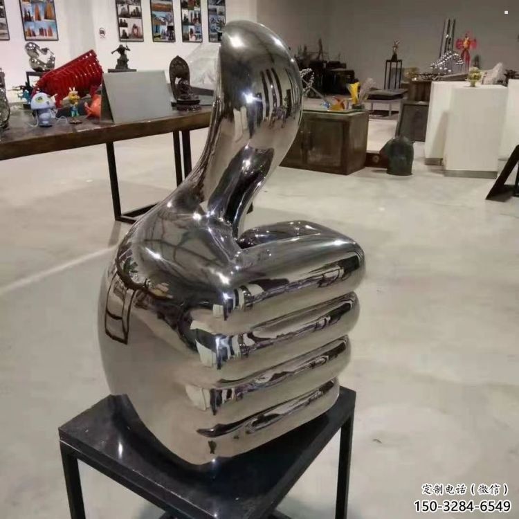 創(chuàng)意拳頭雕塑