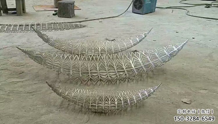 街道樹(shù)葉雕塑