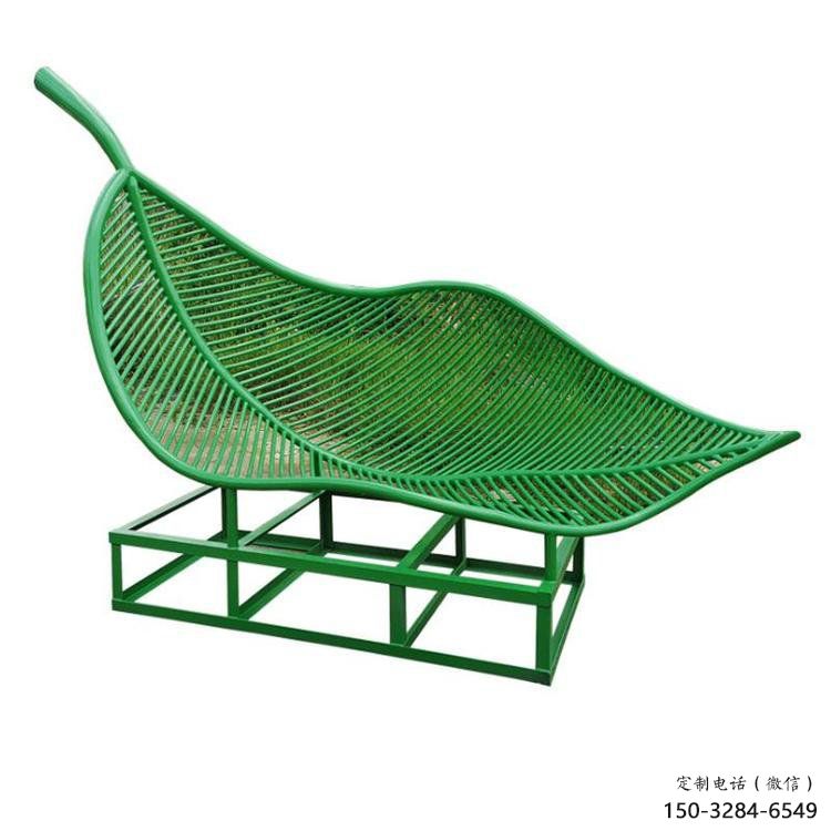 藝術(shù)樹葉雕塑定制，景觀雕塑，不銹鋼烤漆樹葉雕塑廠家