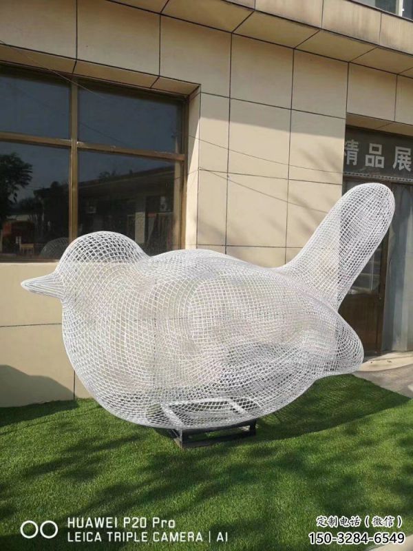 鏤空鳥雕塑優(yōu)選，多彩藝術(shù)，抽象鐵藝小鳥雕塑選用
