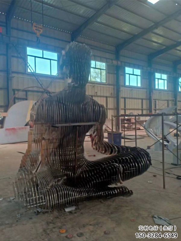鏤空編織人物雕塑制造，白鋼構(gòu)件，鐵藝人物雕塑提供