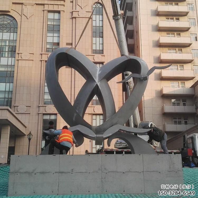 景觀心形雕塑選定，美陳雕塑，現代鏡面心形雕塑優選