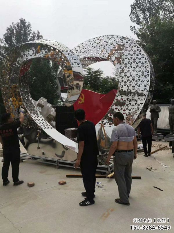 心形雕塑定做，城區(qū)小品，景觀鏡面心形雕塑定價
