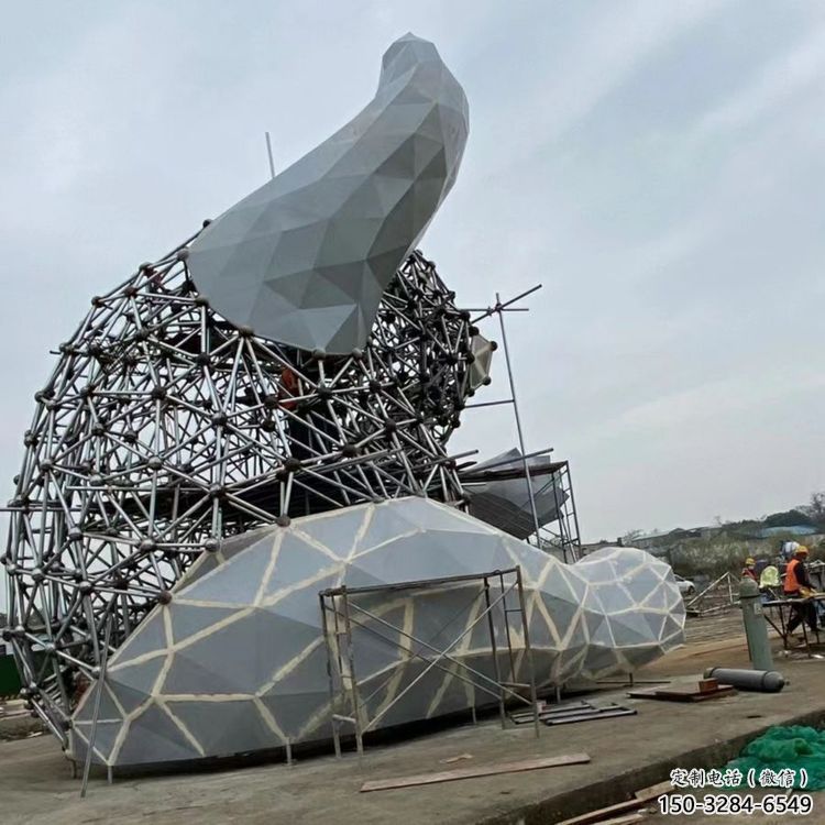 制造熊貓雕塑定價(jià)，地標(biāo)擺件，烤漆切面熊貓雕塑精選