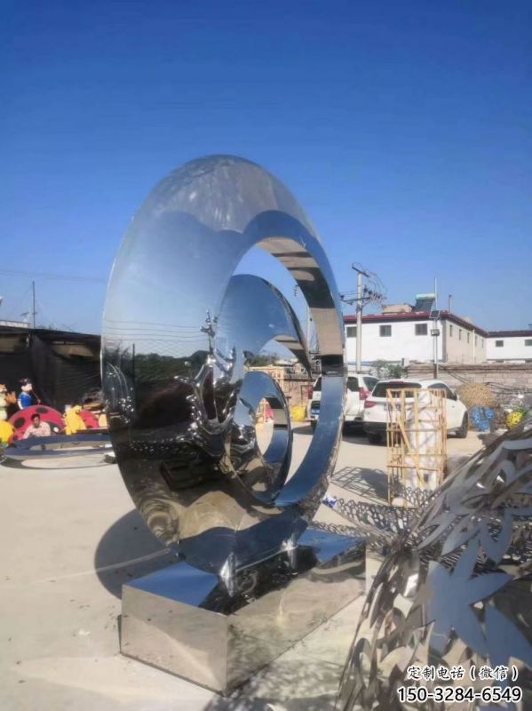 花園圓鏡雕塑點擊，多彩藝術，不銹鋼圓鏡雕塑訂做承接
