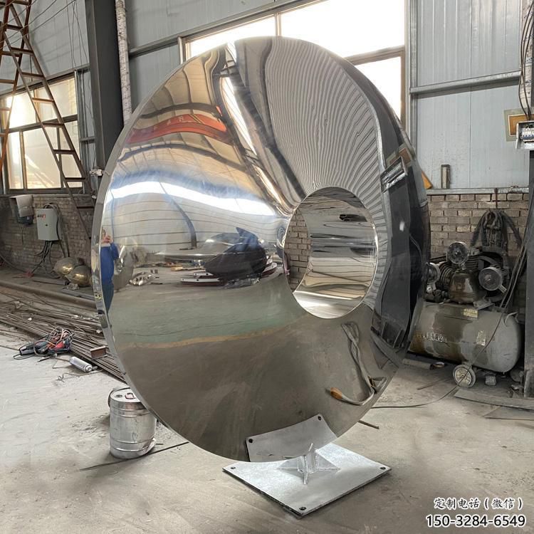 圓鏡雕塑供給，街道標(biāo)識(shí)，不銹鋼圓鏡雕塑供應(yīng)