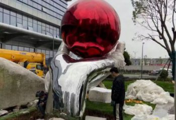 火球雕塑定價(jià)，廣場(chǎng)雕塑，手托火球雕塑廠家